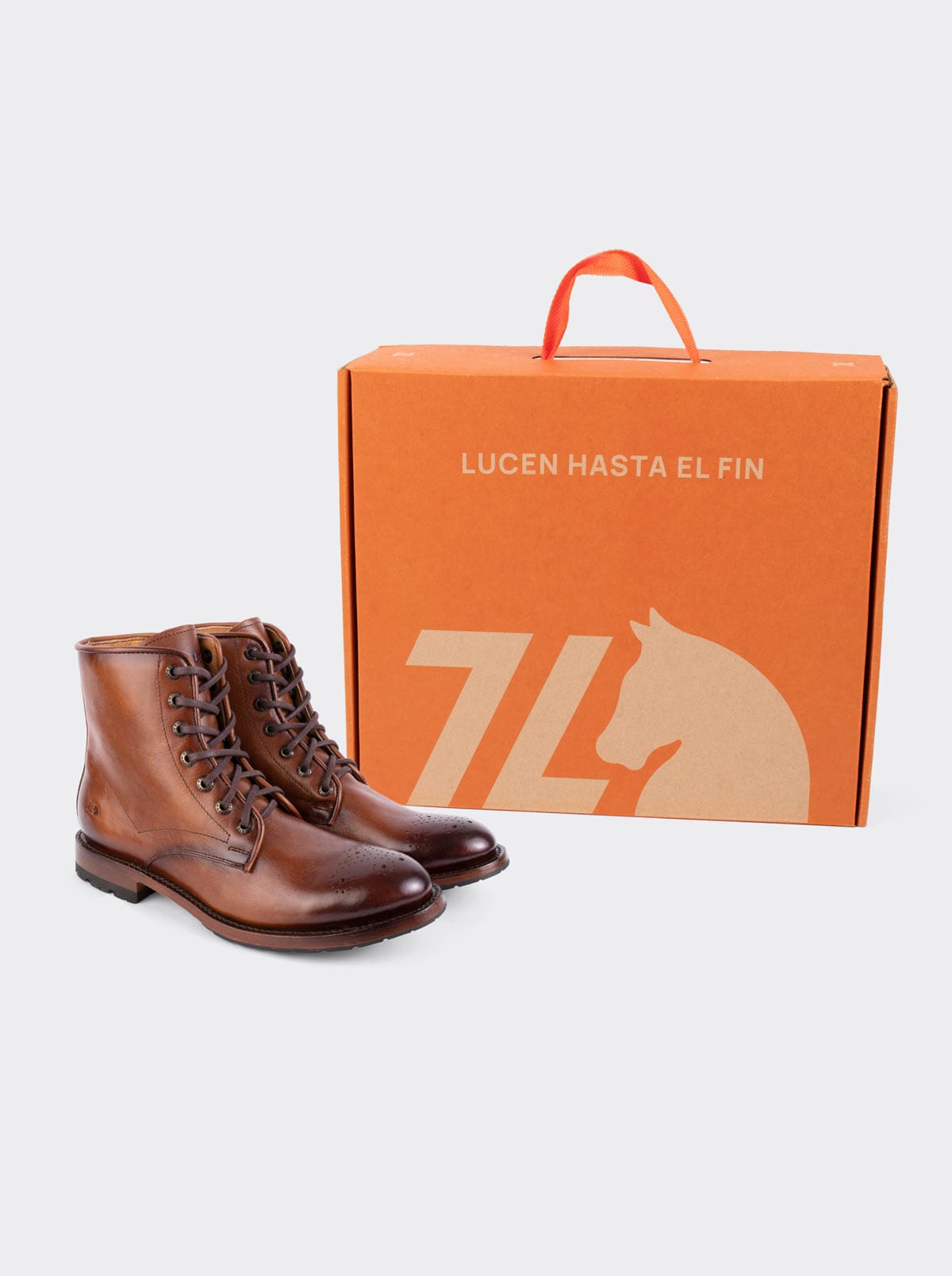 Botín de Vestir con Suela Doble Vida Track Challenger Caoba Estilo 6303