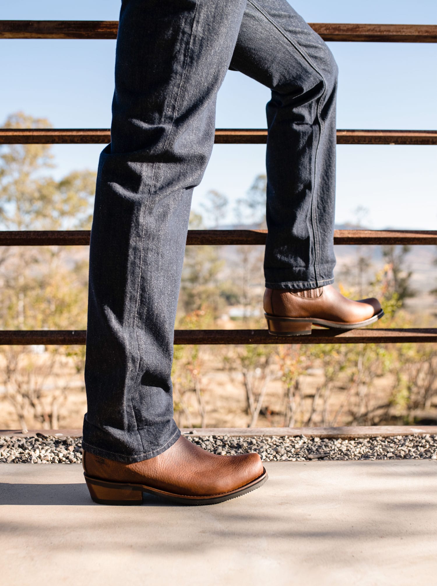Botín Charro Trompa de Puerco con Suela Antiderrapante Bull Fight Ocre Estilo 3603