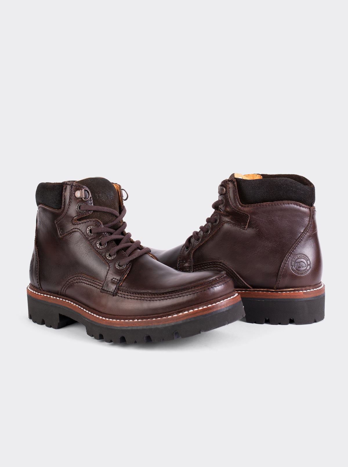Bota Haiker de Vestir Moc Toe de Piel con Suela Extra Ligera Olmeca Café estilo 2705