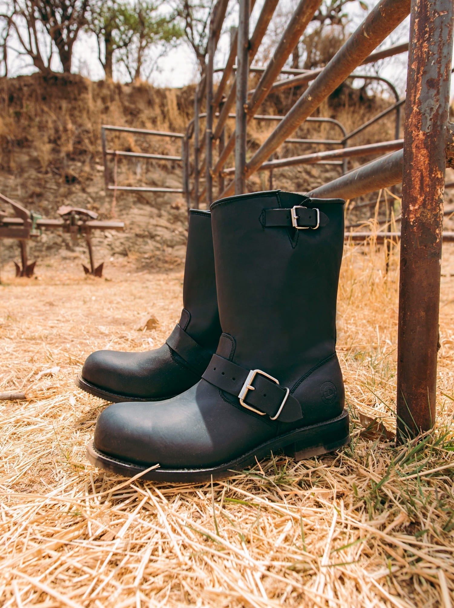 Bota Biker Siete Leguas Con Casco de Acero Crazy Negro Est. 1808