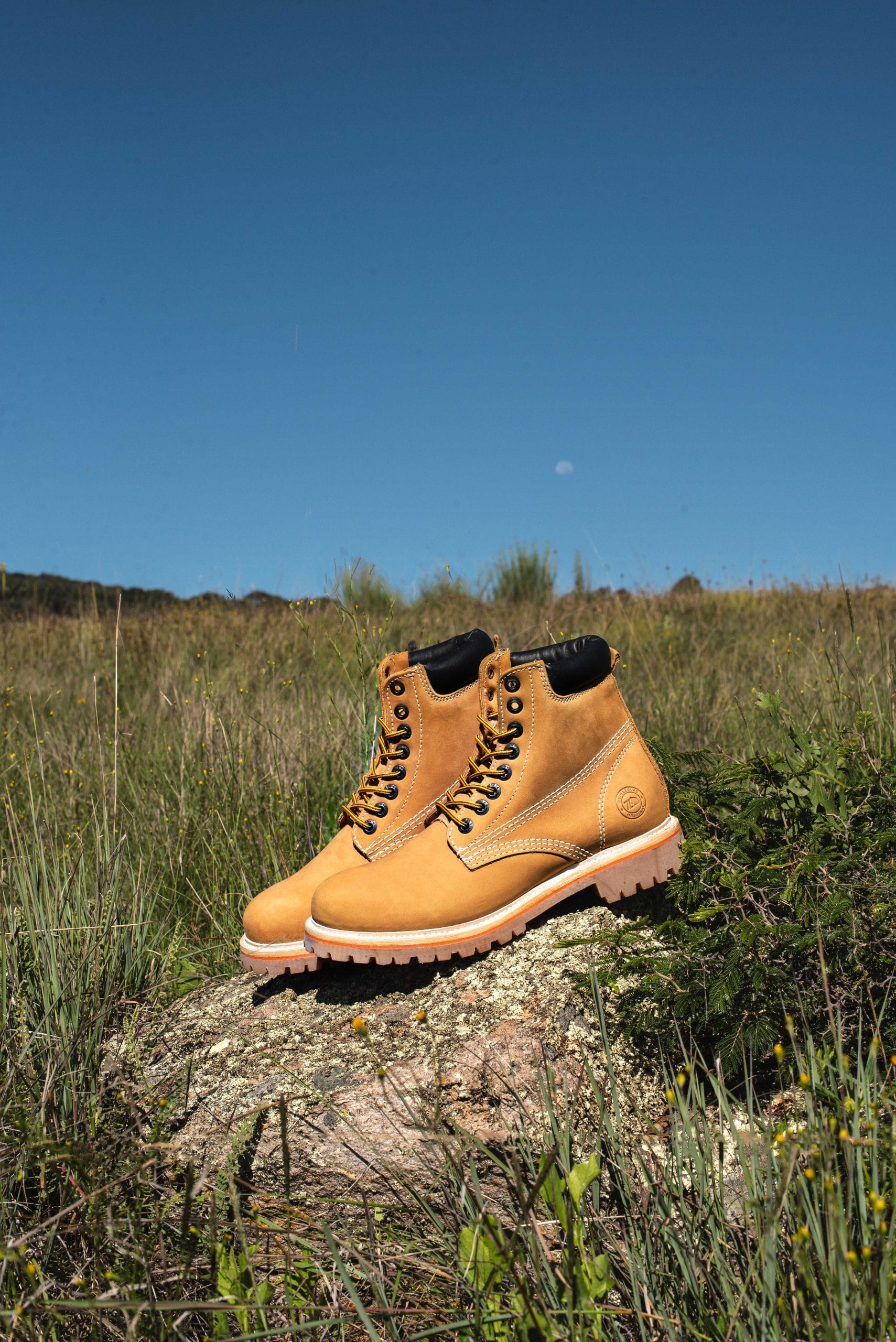 Bota Haiker  Nobuck Trigo Estilo 2415